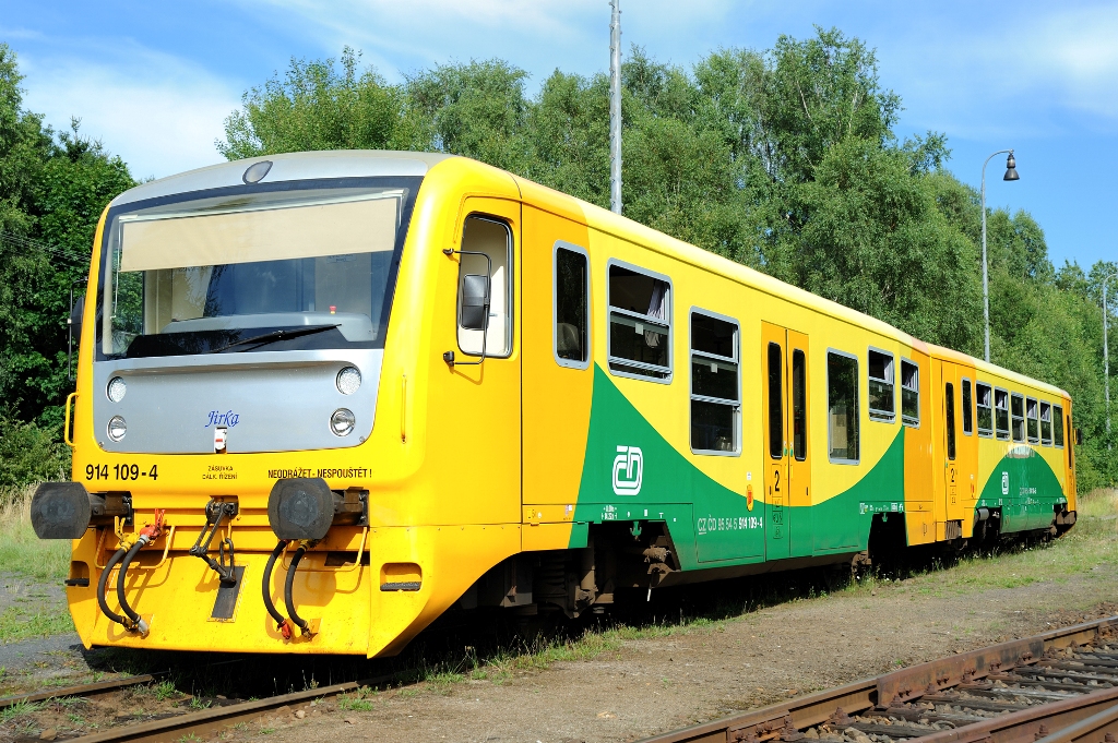 Regionální vlak na trase Rumburk - Krásná Lípa-Děčín, foto J. Laštůvka