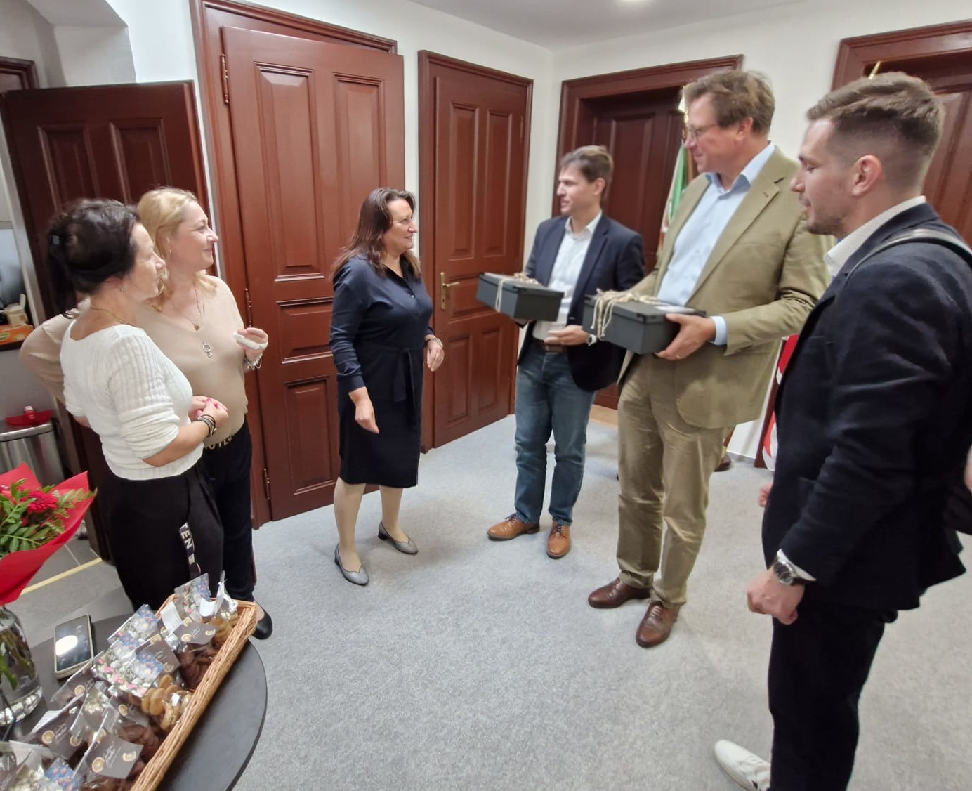Ministři životního prostředí Česka a Saska během návštěvy ve Hřensku
